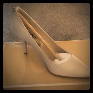 Michael Kors pumps